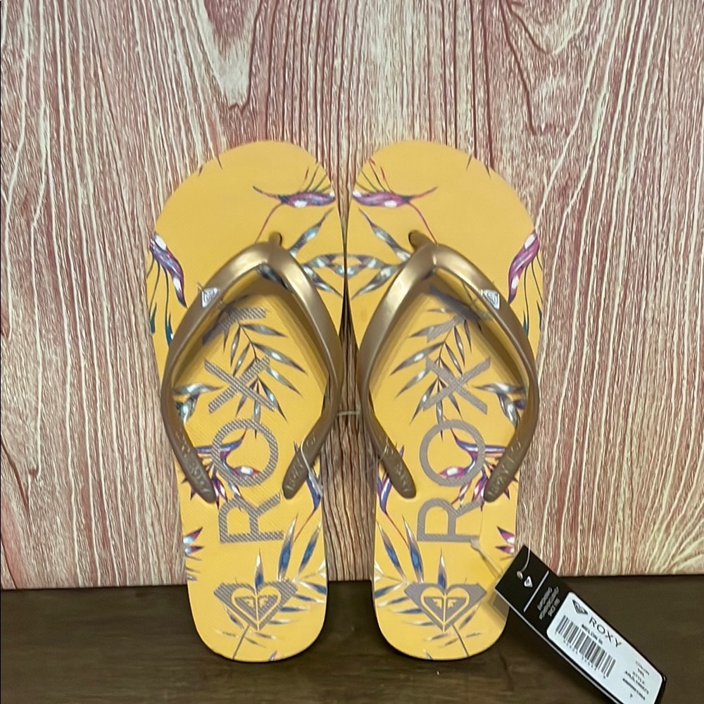 New Woman’s Roxy Flip Flops - Picture 3 of 7